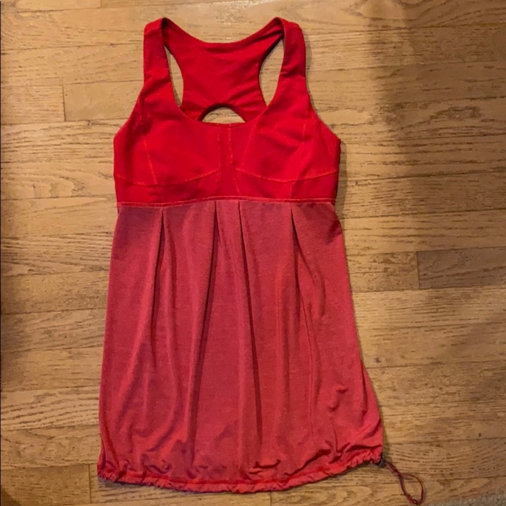 Lululemon Workout Top w/ adjustable built-in bra